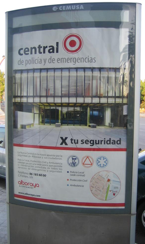 Panell informatiu només en castellà en Alboraia